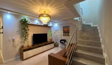 Duplex com terraço privativo, 3 quartos e 2 vagas à venda na Praia dos Ingleses.