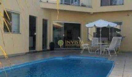 À venda | 274 m² privativos, churrasqueira, piscina e terraço — 4 quartos, 4 vagas — Próxima ao Estádio da Ressacada, no Carianos, Florianópolis.