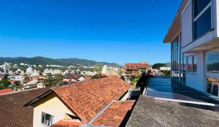 Casa com vista livre próximo a UFSC na Trindade.