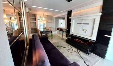 Locação -  Mobiliado, 97m² de área privativa, 2 suítes e vaga de garagem dupla - Centro de Florianópolis