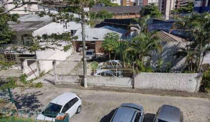 Terreno com viabilidade comercial e residencial, com 423m² à venda no Centro próximo ao Beiramar Shooping