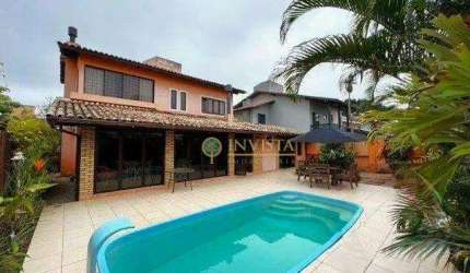 Espaço gourmet, piscina, 3 quartos e 2 vagas na praia de Jurerê Internacional - À venda em Florianópolis