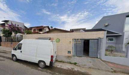 Casa com 8 Apartamentos Mobiliados e Ótima Rentabilidade no Bairro Ipiranga - À venda em São José