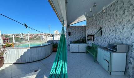 Triplex com terraço privativo, hidromassagem e 3 quartos à venda no Jardim Atlântico.