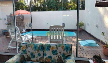 Deck com piscina, churrasqueira e 3 quartos à venda no Ribeirão da Ilha.