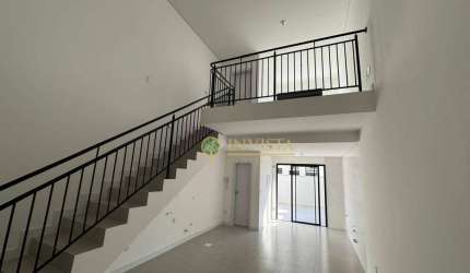 Loft novo com 76m² e 1 vaga à venda no Centro de Florianópolis.