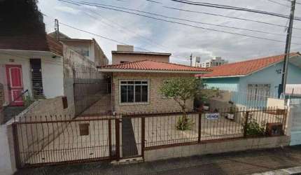 Casa com edícula e 5 vagas de garagem à venda no Saco dos Limões.