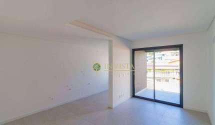 À venda com 2 quartos, sacada com churrasqueira 1 vaga e garagem no bairro João Paulo.