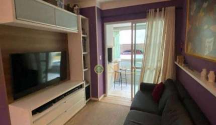 À venda no Itacorubi! Sacada, semi mobiliado, 2 quartos e 2 vagas de garagem.
