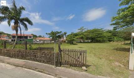 Terreno com 3421m² - À venda em Ponta das Canas.