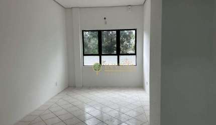 Loja Comercial de 19m² no Shopping Trindade.