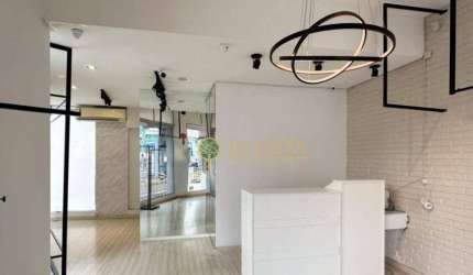 Loja comercial de frente com 33m² - À venda em Coqueiros!