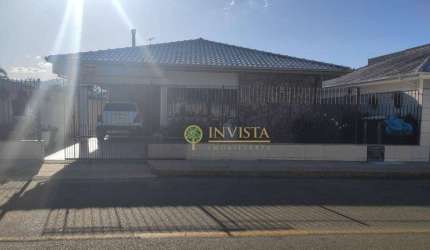 À venda | Casa com 187m², churrasqueira, 3 quartos e 2 vagas de garagem - Ipiranga, São José.
