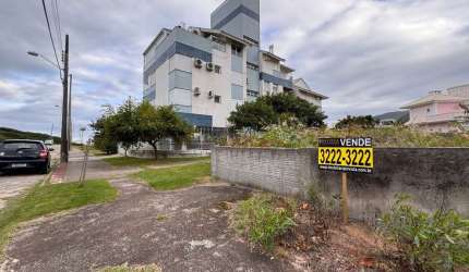 Oportunidade! Terreno com 450m² - À venda na Praia dos Açores.
