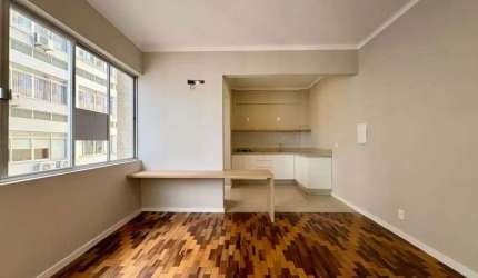 À venda | Reformado, 66m², 2 quartos - Centro, Florianópolis.