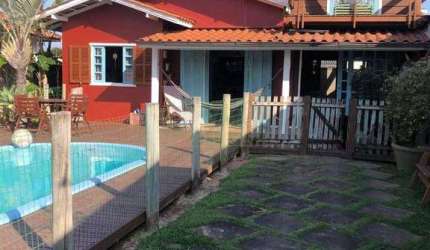 À venda | 440 m², piscina privativa, churrasqueira e 3 quartos - Rio Vermelho, em Florianópolis.