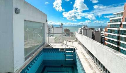 Locação | 205 n², Duplex, 3 quartos, Terraço com piscina e Vista Mar - Centro, em Florianópolis.