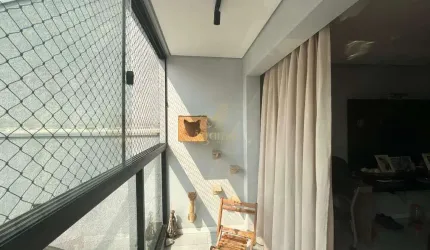 Apartamento Moderno no Bairro São João, Itajaí: 2 Dormitórios, Suíte, Churrasqueira a Carvão e Excelente Posição Solar