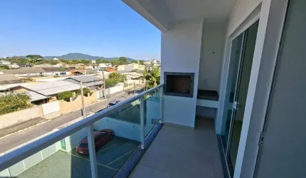 Apartamento 2 quartos na parte alta do Cordeiros com excelente localização.