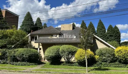 CASA EM CANELA COM TRÊS QUARTOS, Vila Suzana, Canela - RS