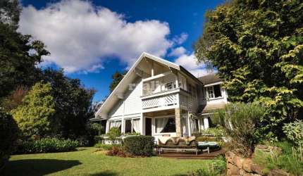 CASA COM 4 QUARTOS EM GRAMADO, Saint Moritz, Gramado - RS