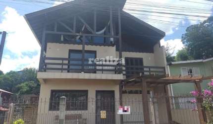 CASA AMPLA COM 4 QUARTOS NA PIRATINI EM GRAMADO, Piratini, Gramado - RS
