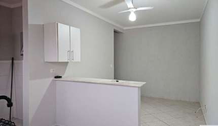 Kitnet para locação em Itu-SP, bairro São Luiz: 1 quarto, 1 sala, 1 banheiro, 1 vaga de garagem, 45m² de área. Venha conferir!