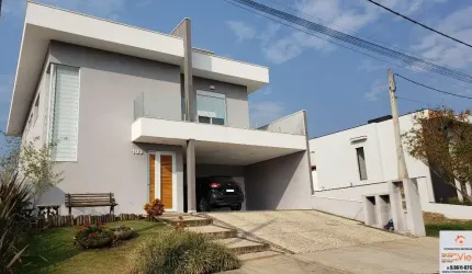 Residência Espaçosa e Confortável no Condomínio Central Park - Casa dos Sonhos com Energia Solar