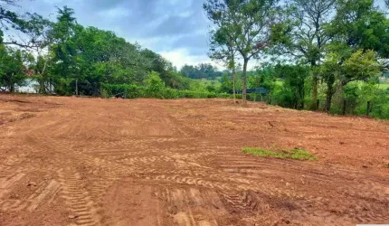 Terreno com 5.000 M² em uma ótima topografia, com uma casa de 120m² em um condomínio completo na cidade salto com quadra de TÊNIS, piscina, salão de f