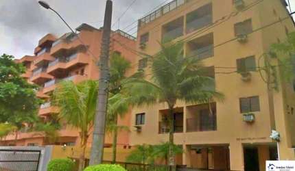 Apartamento bem localizado na Enseada em Guarujá, ao lado da Avenida dom Pedro 1 e 400 metros da praia , contendo 75 M²