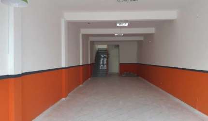 Ponto Comercial/loja/Box para a Aluguel 221m²