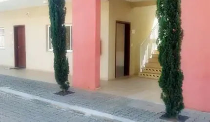 Apartamento térreo, estilo americano, extremamente bem arejado e claro , Está mobiliado