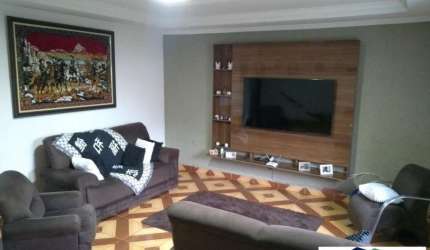 Excelente casa térrea no Bairro Ferrazópolis.