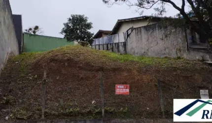 Terreno próximo ao centro comercial do Riacho Grande.