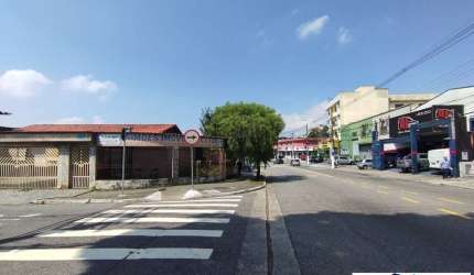 Casa comercial no Bairro dos Casa.
