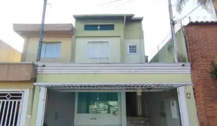 Sobrado no Bairro Jordanópolis.