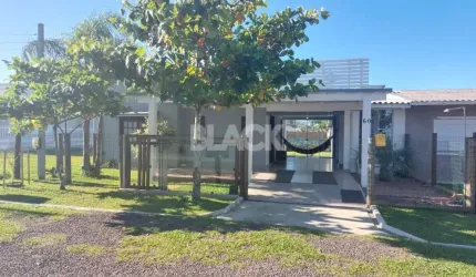 Casa na quadra do mar na Itapeva em Torres RS