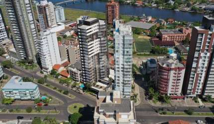 Apartamento na Praia Grande com sacada aberta em Torres RS