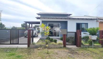 Casa com piscina na praia Caravelle SC