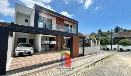 Sobrado 3 dormitórios (1 suíte) no Bairro Floresta