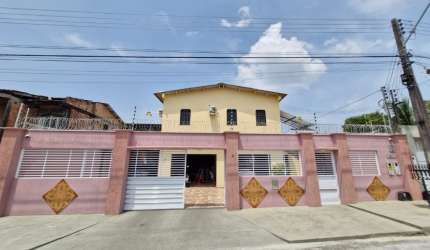 CASA NO CONJUNTO ÁGUAS CLARAS