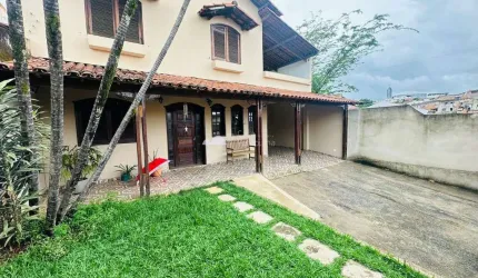 Casa com 5 quartos à venda em Copacabana, Belo Horizonte  por R$ 750.000