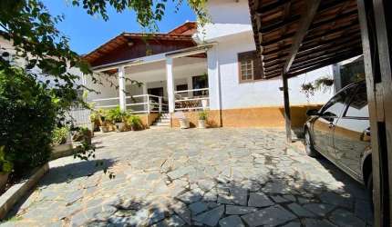 Casa com 3 quartos à venda em Itapoã, Belo Horizonte  por R$ 950.000
