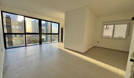 APARTAMENTO DE 02 DORMITÓRIOS À UMA QUADRA DO MAR!