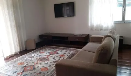 Casa Sobreposta Alta de 4 Quartos no Coração do Boqueirão, Santos-SP: Espaçosa, Confortável e Pronta para Morar!