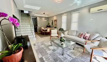 Imperdível casa de luxo à venda em Santos-SP, no Boqueirão, com 4 quartos, 4 suítes e 268m² de área!