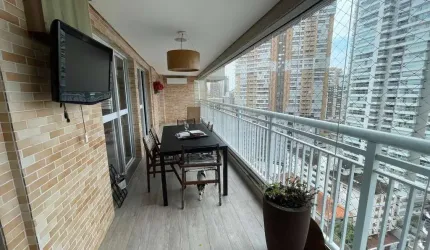Apartamento de luxo à venda no Gonzaga, Santos-SP: 4 quartos, 3 suítes, varanda gourmet e lazer completo. Aproveite!