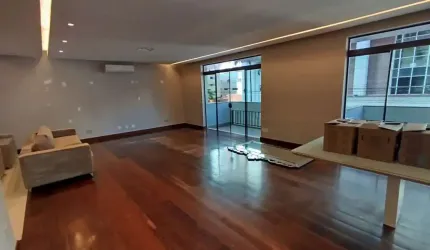Apartamento Exclusivo no Boqueirão - 4 Quartos, 2 Suítes, 2 Salas, 5 Banheiros, 4 Vagas de Garagem - 294m² de Conforto e Privacidade!