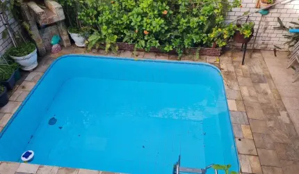 Imperdível oportunidade de adquirir casa com 3 quartos, 1 suíte e 182m² na Aparecida, Santos-SP!