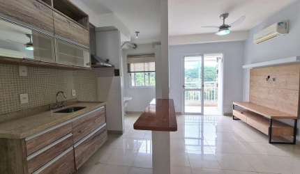Apartamento à venda em Santos-SP, Marapé: 2 quartos, 1 suíte, 1 sala, 2 banheiros, 1 vaga de garagem, 62m². Aproveite! Andar alto!
